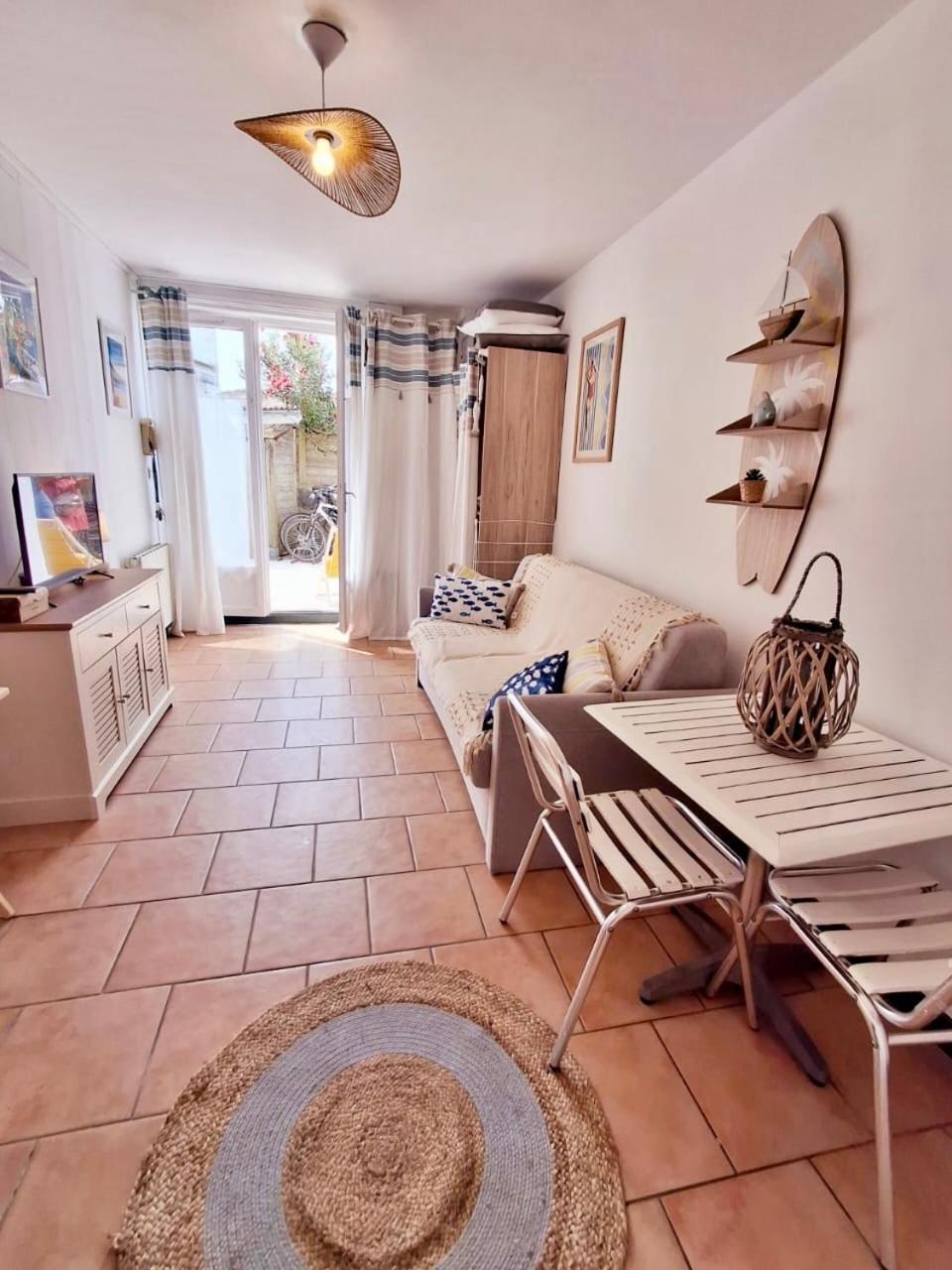 Le Nid Flottais Apartment La Flotte Exterior photo